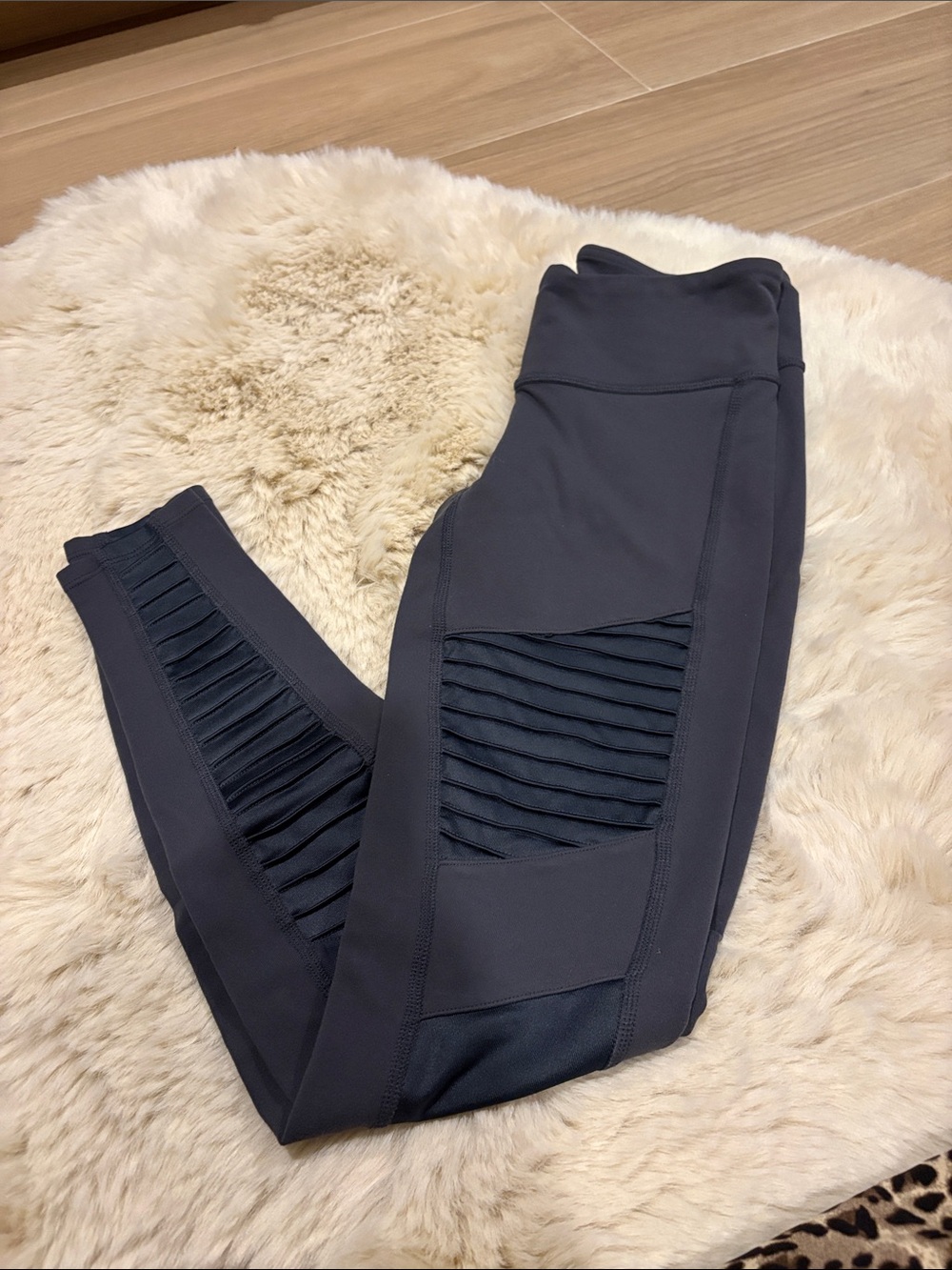 ALO mid-rise Charcoal Rib-Panel Leggings MOTTO edition